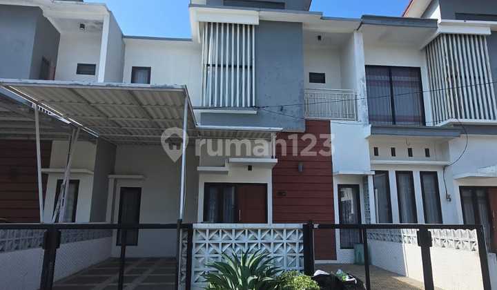 Rumah Dua Lantai Design Modern Minimalis Di Karangploso Malang