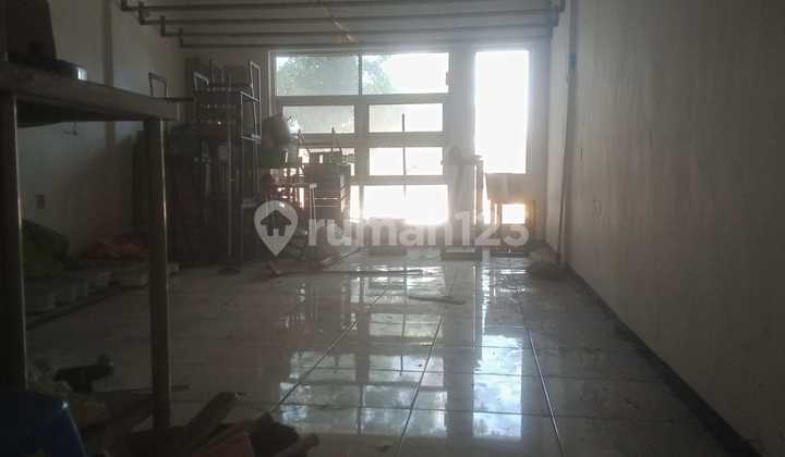 Shop House for Sale, Bunga-bunga Street Axis, Malang 2
