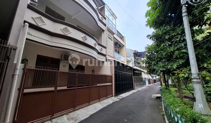 Dijual rumah baru di Tanjung Duren dekat mall, RS, tol, kampus, sekolah 1