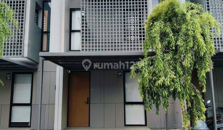 Rumah minimalis  Modern di Cluster O2 Grand Wisata Bekasi  1