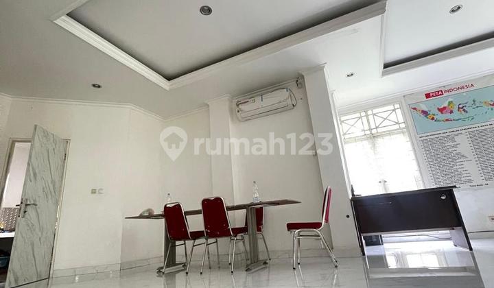 Dijual Rumah 3 Lantai Furnished di Oondoklabu Ja 2