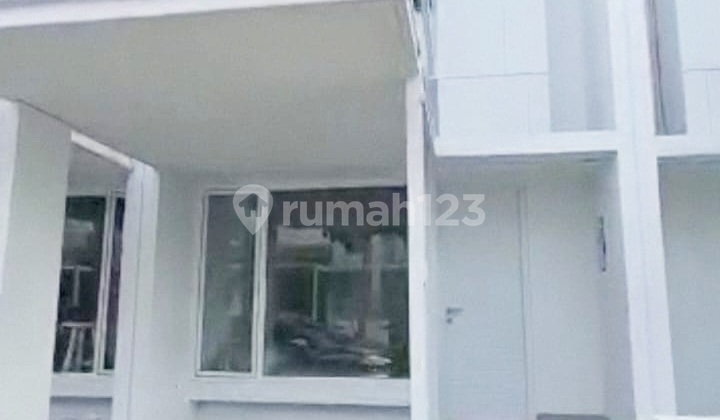 Rumah Ukuran 4 X 10 di Tabebuya Bsd City, Tangerang Siap Huni