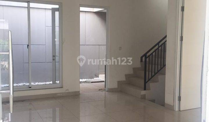 Rumah 2 Lantai Siap Huni di Green Puri Jakarta Barat  1