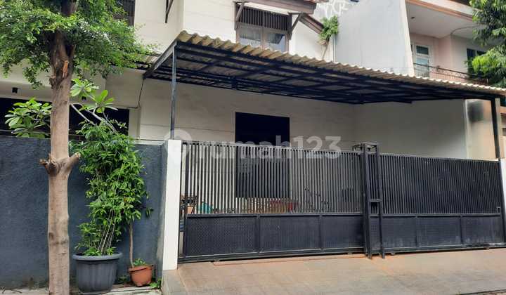 Nice and Well-Maintained House in Duri Kosambi, Corner Position, Slightly Negotiable 1