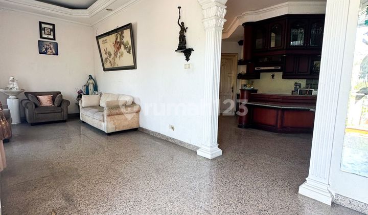 Rumah Mewah di Intercon kebon Jeruk Jakarta Barat Lokasi Strategis Nego  2