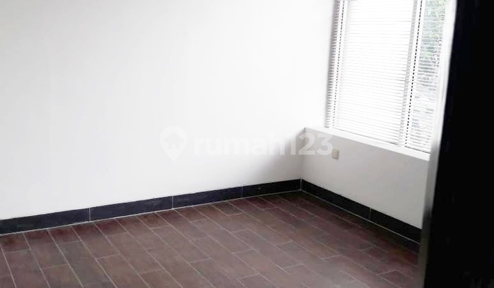 Rumah Mewah di Kawasan Puri Indah Jakarta Barat Lokasi Strategis 