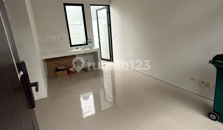 Rumah 2Lt Minimal Modern Masih Baru Siap Huni Dalam Cluster Citra Garden Puri Semanan