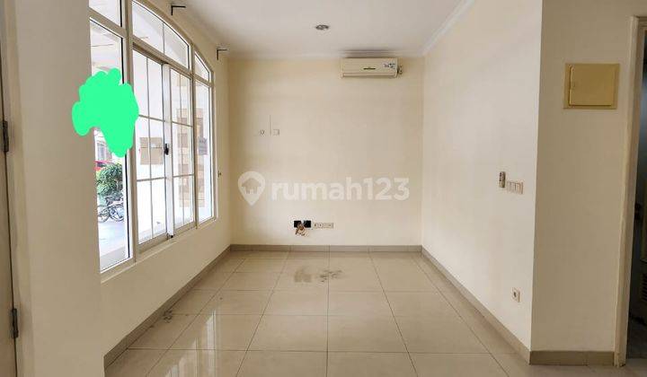 Rumah 2Lt. Bangunan Minimalis Dalam Cluster Europe 1