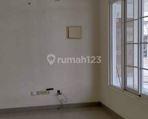 Rumah 2Lt, Hoek , Minimalis Modern Siap Huni ,rapi , Dalam Cluster West Europe 1