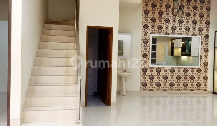 Dijual Cepat Rumah Mewah Semi Furnished di Citra 3 Nego Dijual Cepat Rumah Mewah Semi Furnished di Citra 3 Nego