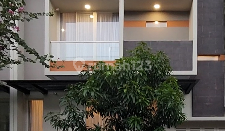 Rumah Sangat Bagus di Mozart Selatan Gading Serpong Nego 