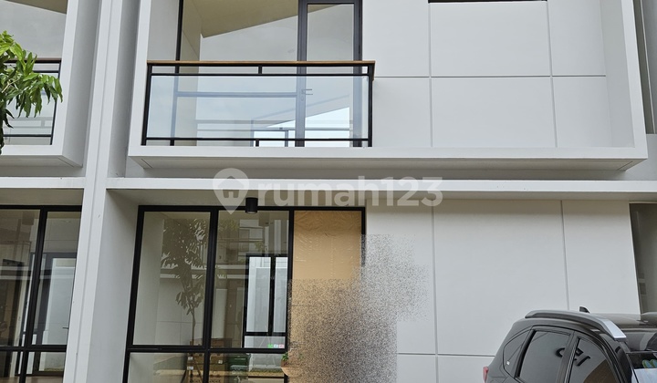 Rumah Hunian di Komplek Cendana Cove Lippo Karawaci Nego  2