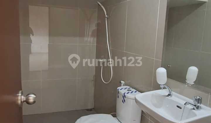 Ready-to-Live House in Northbend Tanap 2 Cipondoh Tangerang, Strategic Location 2