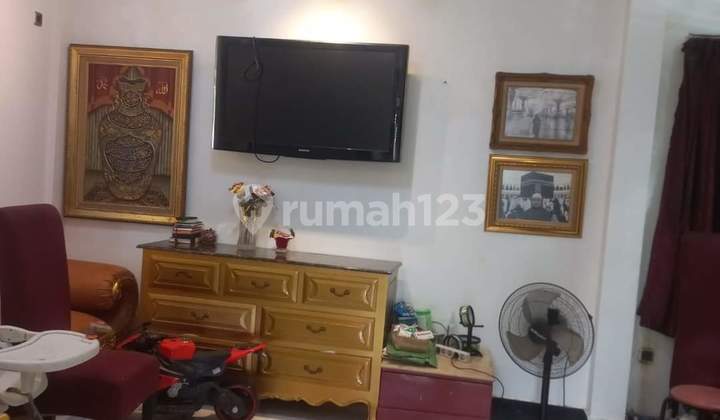 Rumah Minimalis Modern 2lt,terawat ,bersih dan rapi di Rawa Belong 2