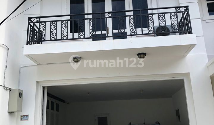 For rent: luxurious and well-maintained house, perfect for a large family with a swimming pool. 2