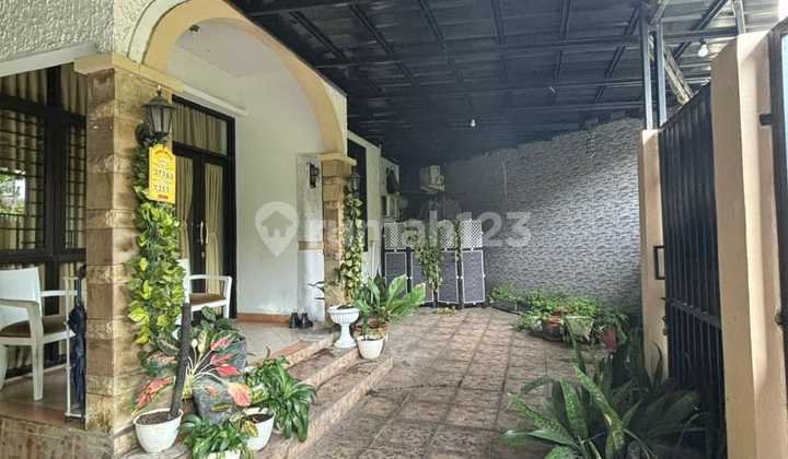 Rumah Besar Minimalis Modern Dalam Komplek Kencana Loka - Bsd -Tangerang