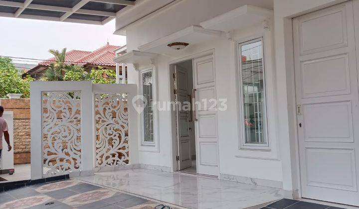 Rumah Minimalis Modern Dan Mewah , Bangunan Baru Sudah Rapi Siap Huni 1