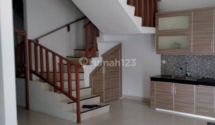 Rumah Hoek 3Lt. Minimalis Modern Rapi,bersih ,siap Huni 2