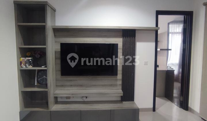 Rumah (2lt ) hunian kekinian Konsep Aparteman dan Rumah Tapak Green Royal Condo House di Jakarta Barat.