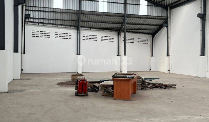 Gudang ada Kantor 2 Lantai di Kav DPR Pinang Tangerang Strategis  1