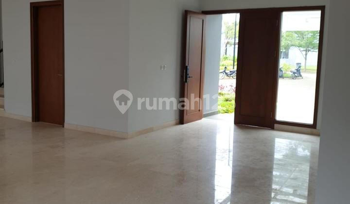 Di Sewakan Rumah Besar 2Lt Hunian Mewah Dalam Cluster Nyaman Asri East Terrace - Metland Puri 2