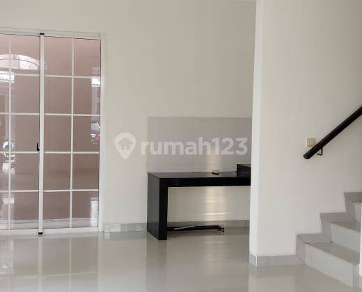 Rumah 2Lt, Hoek , Minimalis Modern Siap Huni ,rapi , Dalam Cluster West Europe 2