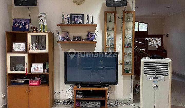 Rumah Minimalis Modern, Semi Furnish, Sangat Terawat , Lokasi Tdk Banjir. 1