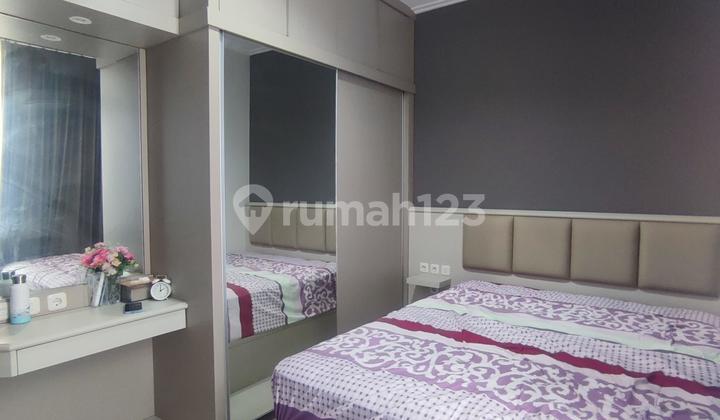 Rumah (2lt ) hunian kekinian Konsep Aparteman dan Rumah Tapak Green Royal Condo House di Jakarta Barat. 2