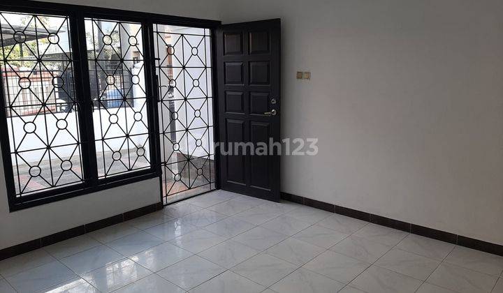 Rumah Siap Huni di Citra 3 Jakarta Barat Lokasi Strategis Nego  1