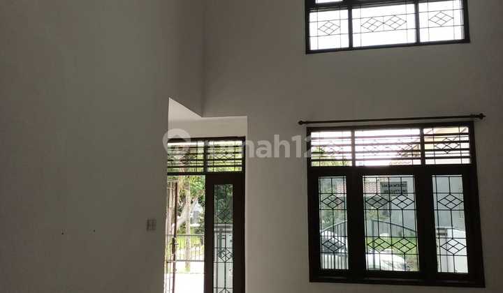 For Rent, Metland Puri House