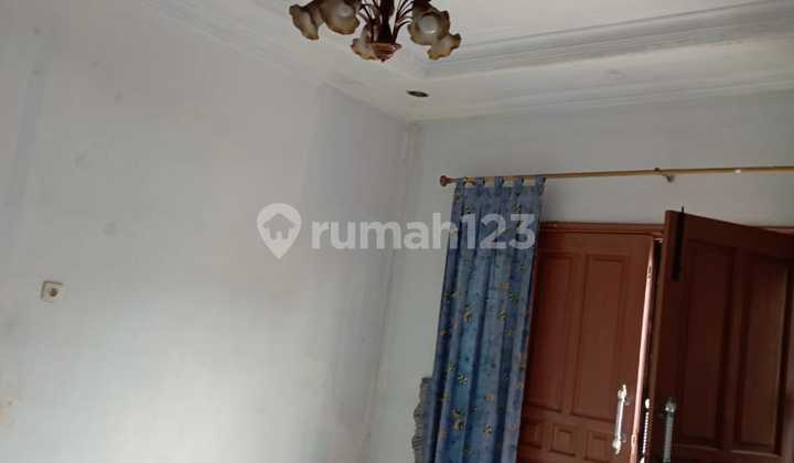 Ready-to-Occupy House in Taman Palem Lestari Excellent Location