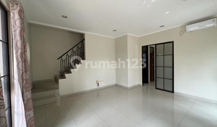 Dijual Rumah di Cluster East Asia Green Lake City Sudah Renovasi 