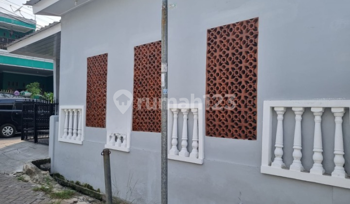 Ready-to-Occupy House in Cimone Tangerang Housing, Good Location 1