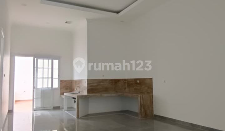 Rumah Siap Huni di Joglo Jakarta Barat Lokasi bagus Nego  2