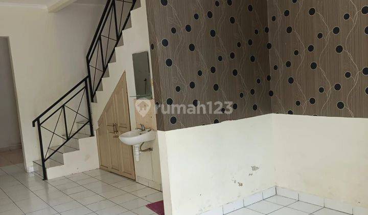 Rumah Bagus 2 Lantai Siap Huni Dekat Green Lake City 2