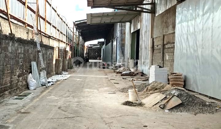 Fully Accessible Warehouse for 40 Containers, Wide Flood-Free Road in Daan Mogot, West Jakarta