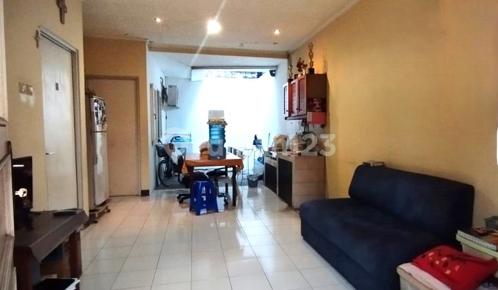 Rumah Hadap Barat Bagus dan Strategis di Metro Permata Karang Tengah