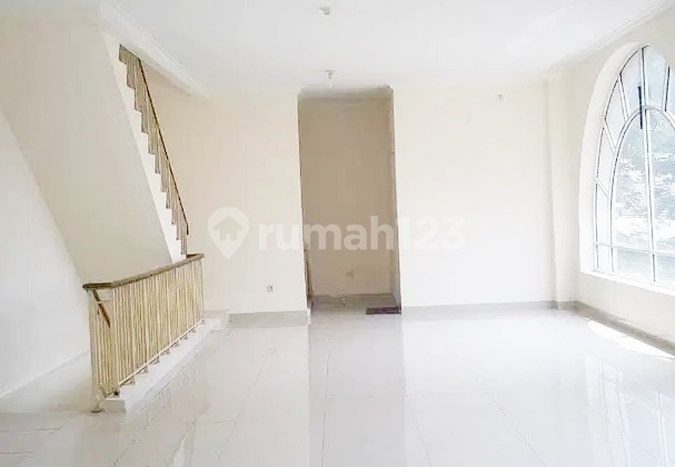 Cepat, Ruko Crown, Green Lake City, Boulevard, Dekat Kuliner