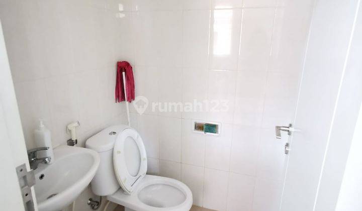 Rumah Terawat di Omaha Village Gading Serpong, Jual Cepat 7