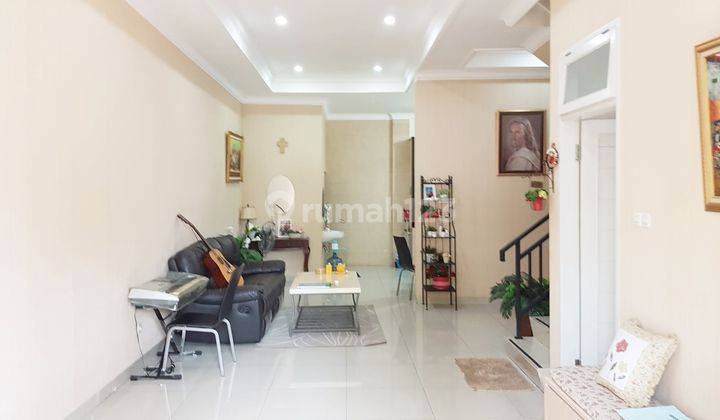 Rumah Full Furnish Bagus di Taman Semanan Indah, Terawat, Nego 2