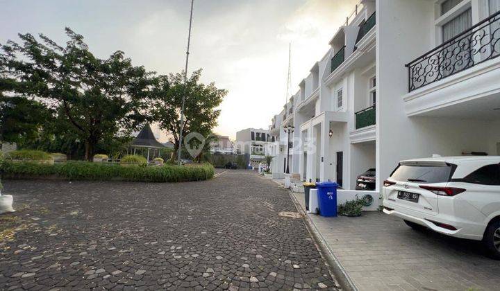 Dijual Rumah Bagus di Joglo Kembangan Jakarta Barat, Strategis 1