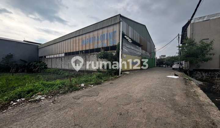 Ready-to-occupy Good Warehouse with Strategic Location and Affordable Price in Cipondoh