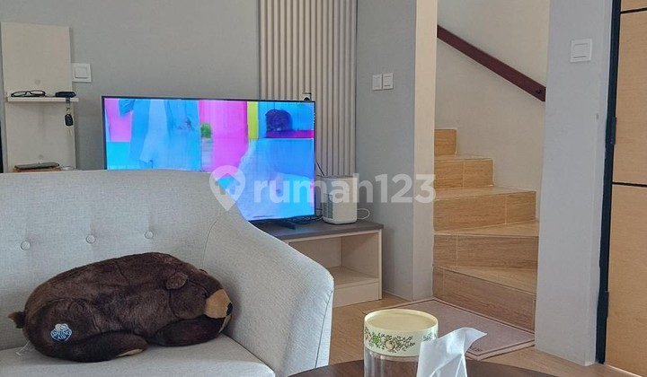 Hunian Ideal di Lippo Karawaci: Rumah 2 Lantai, Semi Furnished