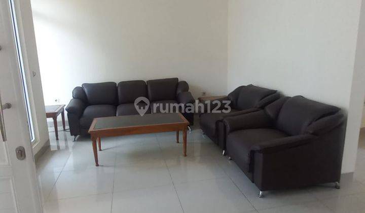 Rumah Semi Furnish, Rapih, Bagus di Cluster Amerika Latin, Lokasi Boulevard 2