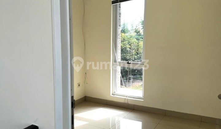 Nepis! Rumah 2 Lantai Bagus dan Dekat Pusat Perbelanjaan di Green Puri Jakarta Barat 2