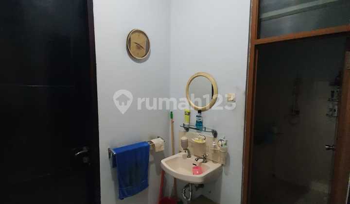 Nego Rumah Semi Furnished Bagus dan Strategis Dekat Tol Karang Tengah di Kosambi Baru 2