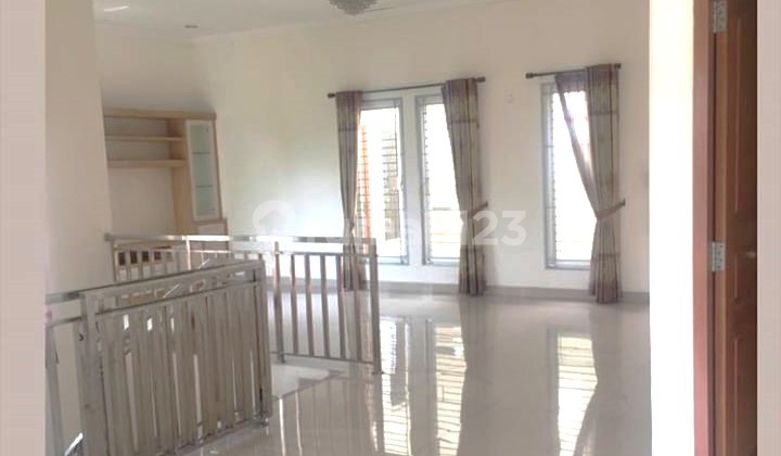 Nego Sampai Jadi Rumah Hook Semi Furnished Bagus dan Siap Huni di Victoria Park Karawaci