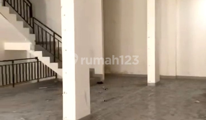 Ruko Gandeng 3,5 Lantai, Strategis di Pluit Jakarta Utara