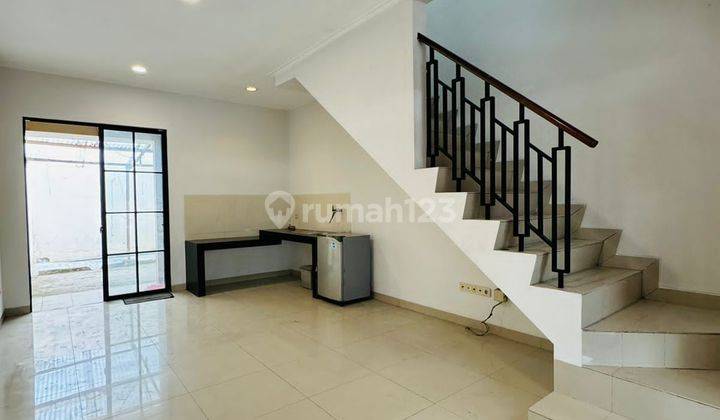 Banting Harga, Rumah di Cluster East Asia Green Lake City, Nego, Bagus 2