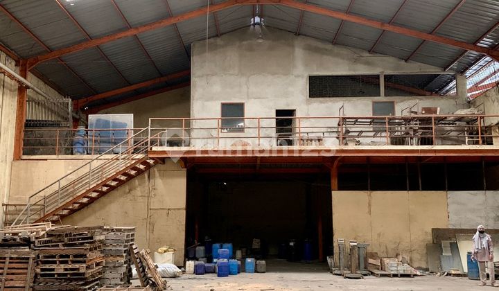 Negotiable Warehouse on Jalan Raya Besar Ciledug near Business Area, Education, and Public Facilities Negotiable Warehouse on Jalan Raya Besar Ciledug near Business Area, Education, and Public Facilities